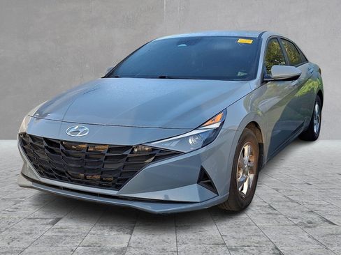 Used 2021 Hyundai Elantra SE FWD image 1