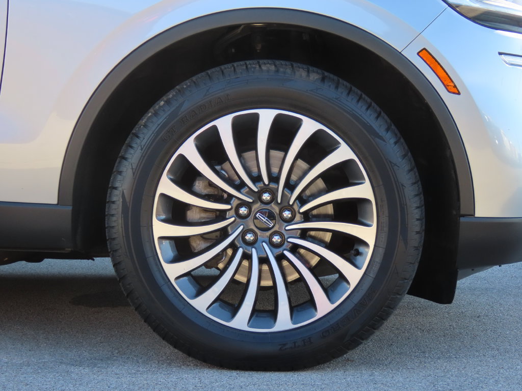 Used 2023 Lincoln Aviator AWD w/ Premium Package image 16