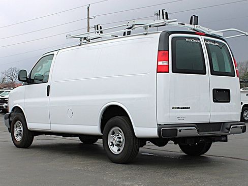 Used 2024 Chevrolet Express 2500 w/ Driver Convenience Package image 4