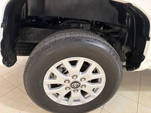 Used 2025 Toyota Tacoma SR5 AWD/4WD image 28