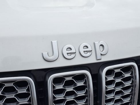 Used 2020 Jeep Grand Cherokee Summit image 3