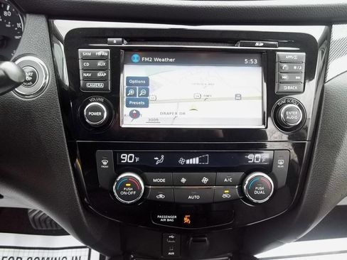 Used 2015 Nissan Rogue SL w/ SL Premium Package image 25