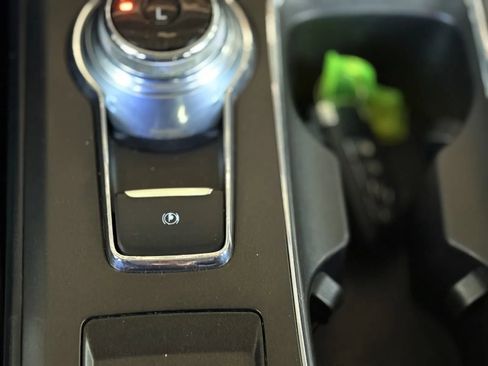 Used 2017 Ford Fusion SE w/ Equipment Group 201A image 41