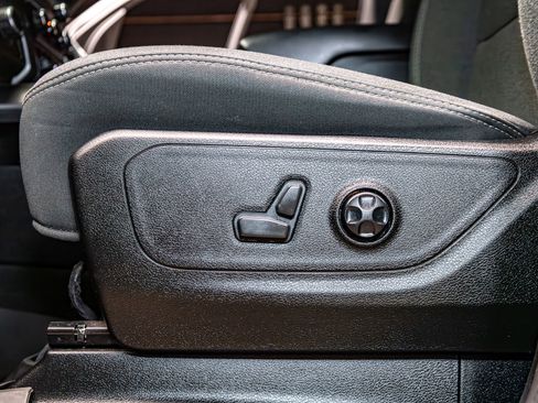 Used 2021 RAM 1500 Big Horn image 24