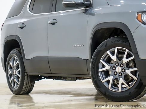 Used 2023 GMC Acadia SLT w/ Preferred Package AWD/4WD image 4