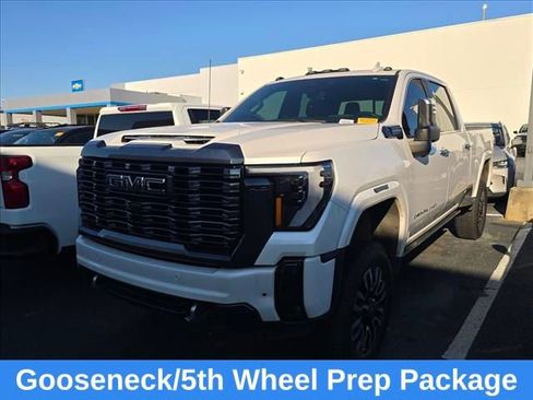 Used 2024 GMC Sierra 3500 Denali Ultimate image 12
