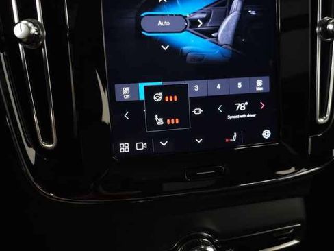 Certified 2023 Volvo XC40 B5 Plus w/ Protection Package Premier image 30