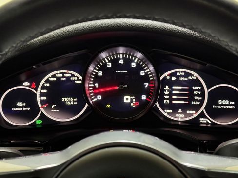 Used 2022 Porsche Cayenne S image 11