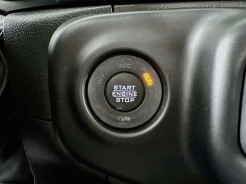 Used 2023 Jeep Wrangler Unlimited Sahara AWD/4WD image 32