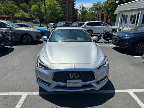 Used 2019 INFINITI Q60 3.0t Luxe w/ Essential Package AWD/4WD image 2