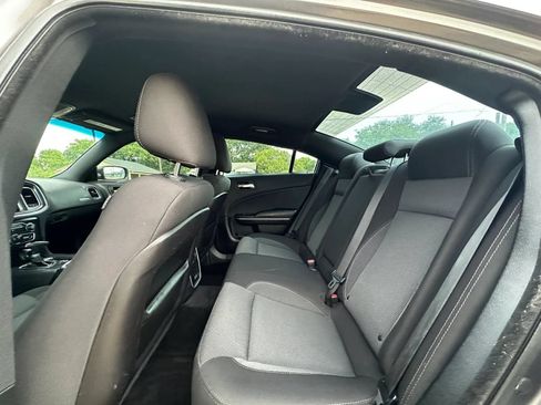 Used 2017 Dodge Charger SE RWD image 17