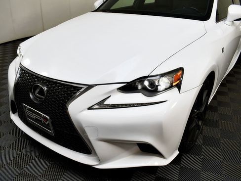 Used 2016 Lexus IS 300 AWD image 19