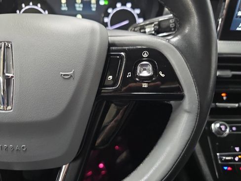 Used 2021 Lincoln Corsair AWD w/ Premium Package image 24