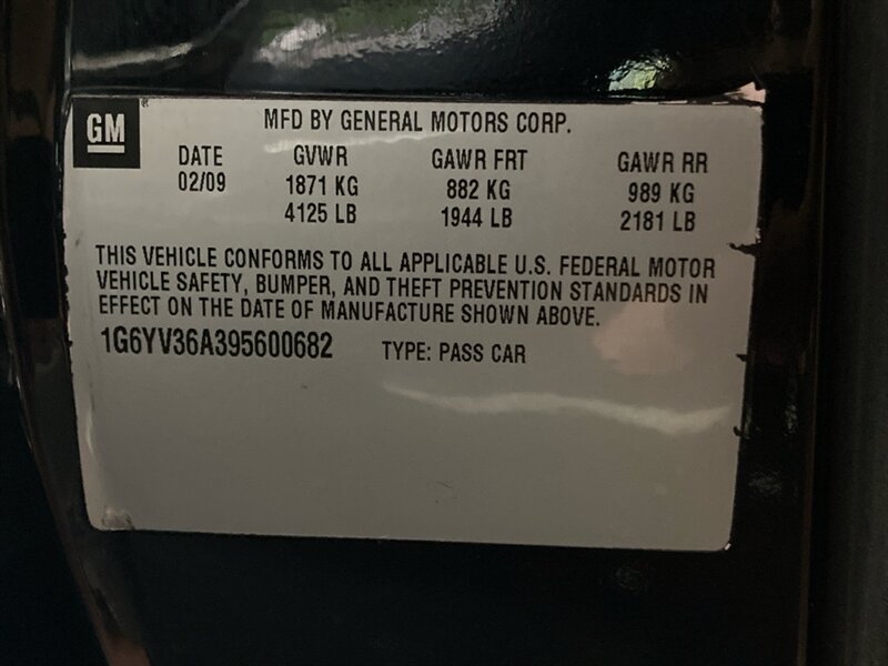 Used 2009 Cadillac XLR RWD image 35