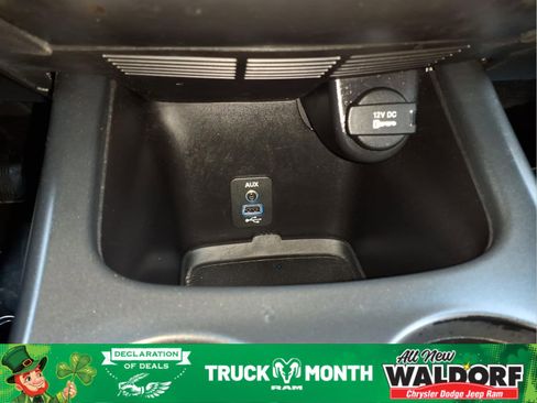 Used 2018 Dodge Journey SE w/ Connectivity Group image 19