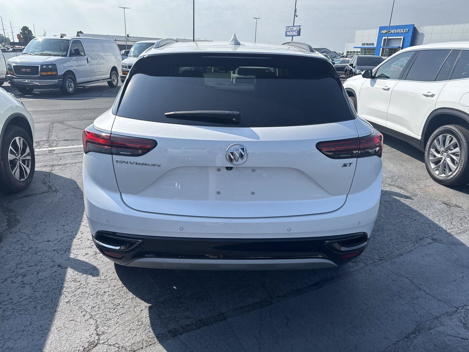 Used 2023 Buick Envision Preferred FWD image 3