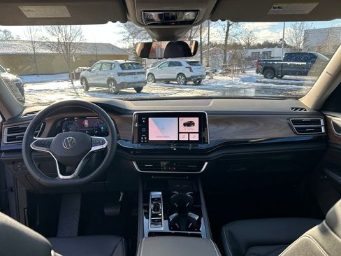 New 2026 Volkswagen Atlas SE image 18