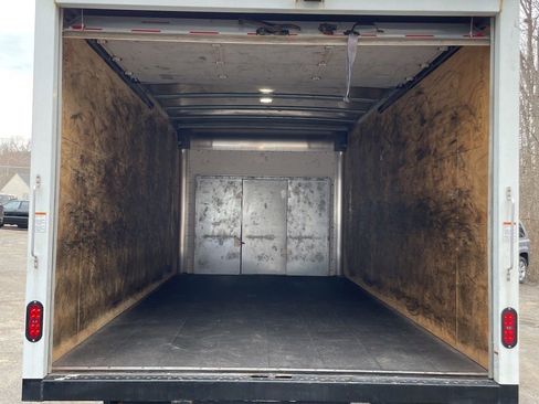 Used 2022 Ford Transit 350 Low Roof DRW image 10