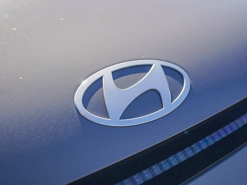 Certified 2025 Hyundai Kona SEL image 11