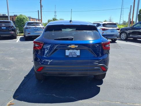 Used 2024 Chevrolet Trax LS w/ Driver Confidence Package FWD image 28