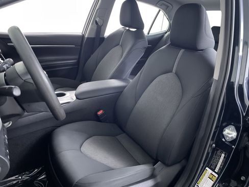 Used 2021 Toyota Camry LE image 12