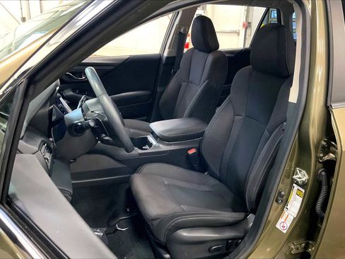 Used 2020 Subaru Outback Premium image 8