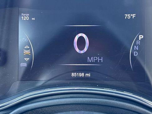 Used 2019 Jeep Grand Cherokee Laredo image 22