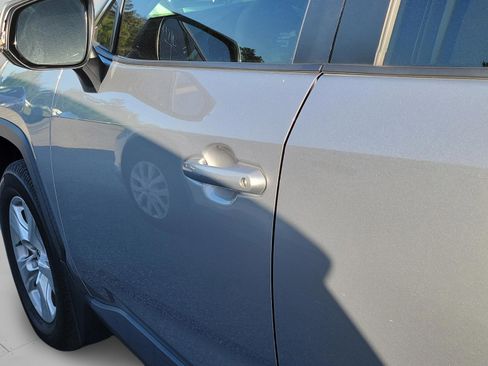 Used 2020 Toyota RAV4 XLE image 27