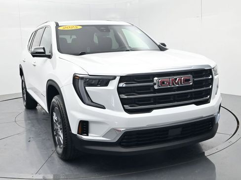 Used 2025 GMC Acadia Elevation FWD image 2