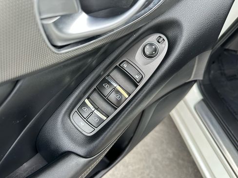 Used 2016 INFINITI Q50 Premium w/ Driver Assistance Package image 28