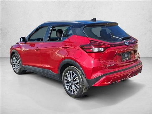 Used 2021 Nissan Kicks SV image 7