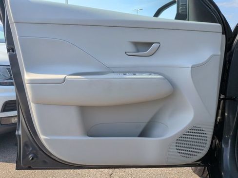 Used 2024 Hyundai Kona SEL AWD/4WD image 9