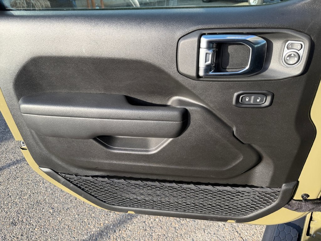 Used 2025 Jeep Wrangler Unlimited Sport AWD/4WD image 19