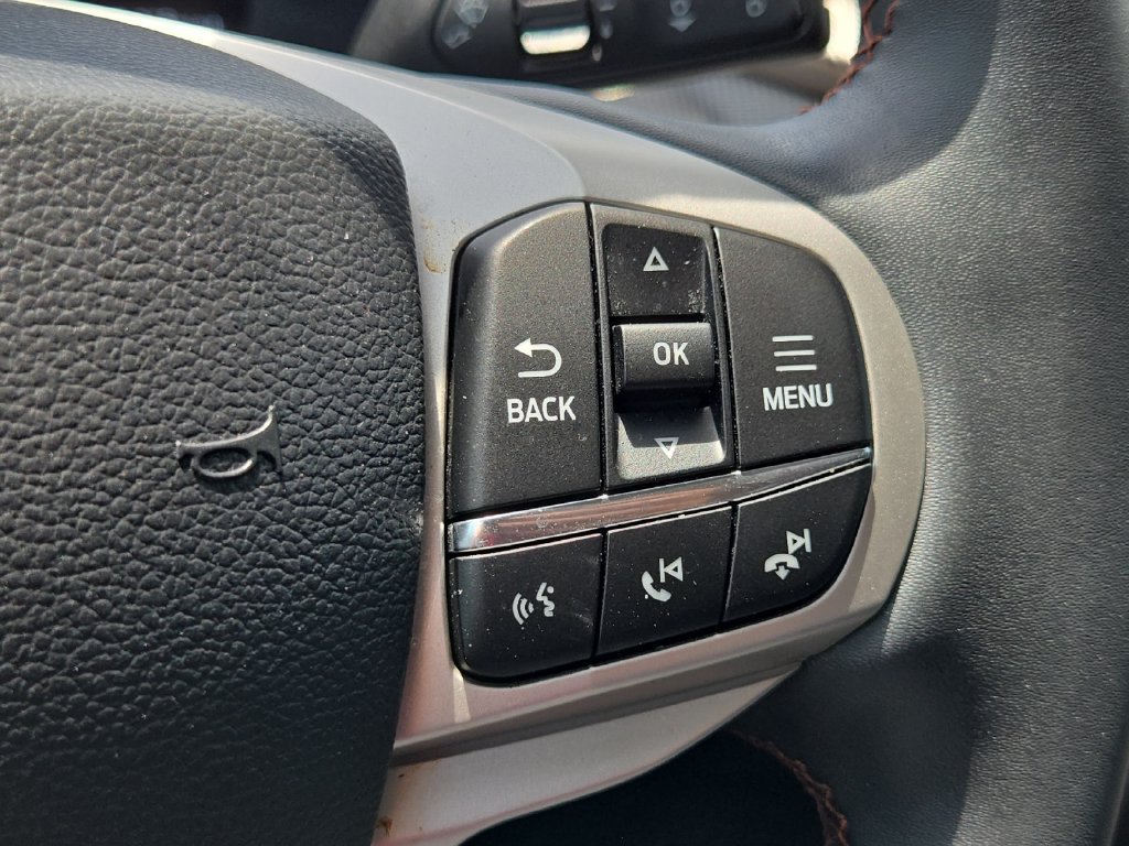 Certified 2025 Ford Explorer Active RWD image 27