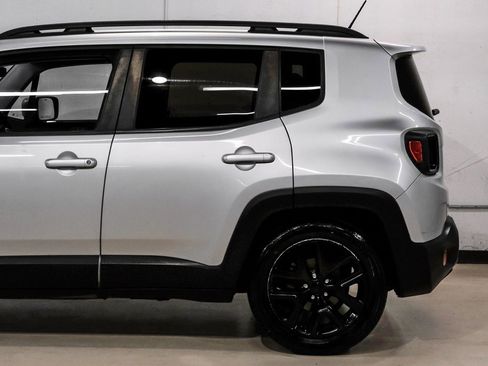 Used 2017 Jeep Renegade Altitude image 17