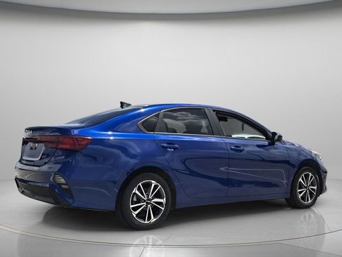 Used 2023 Kia Forte LXS image 7