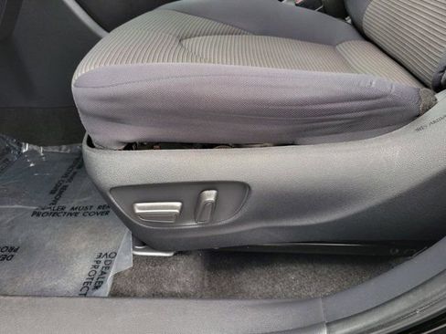 Certified 2024 Toyota Highlander LE FWD image 14