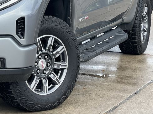 Used 2024 GMC Sierra 1500 AT4 w/ Technology Package image 8