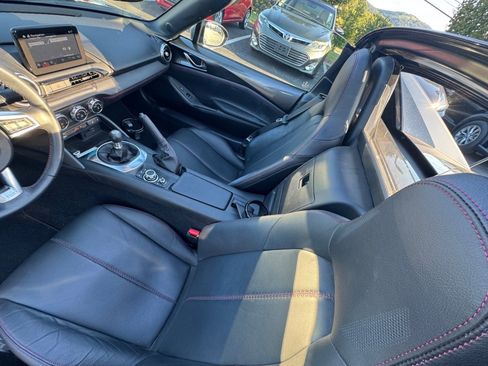 Used 2019 MAZDA MX-5 Miata RF Grand Touring image 31