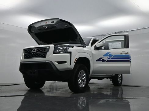 Used 2024 Nissan Frontier SV AWD/4WD image 30