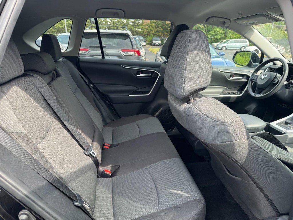 Used 2025 Toyota RAV4 XLE FWD image 14