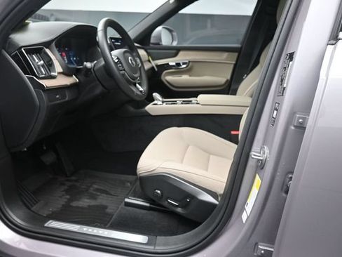 Certified 2026 Volvo XC90 B6 Plus w/ Protection Package Premier AWD/4WD image 17