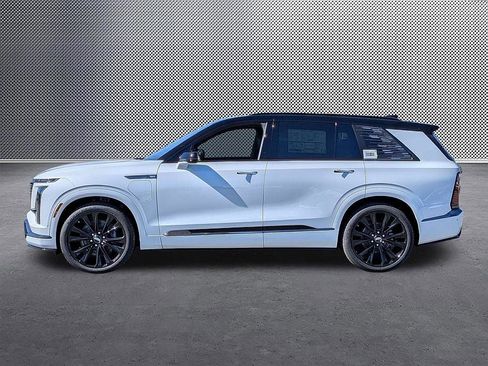 New 2026 Cadillac Vistiq Platinum image 2