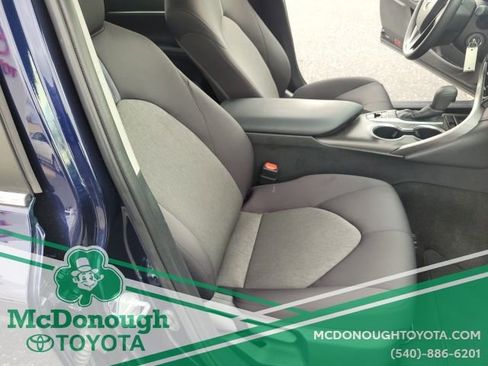 Certified 2022 Toyota Camry LE image 21