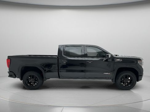 Used 2023 GMC Sierra 1500 AT4 w/ AT4 Premium Package AWD/4WD image 2