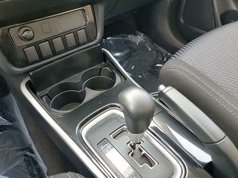 Used 2018 Mitsubishi Outlander ES image 22