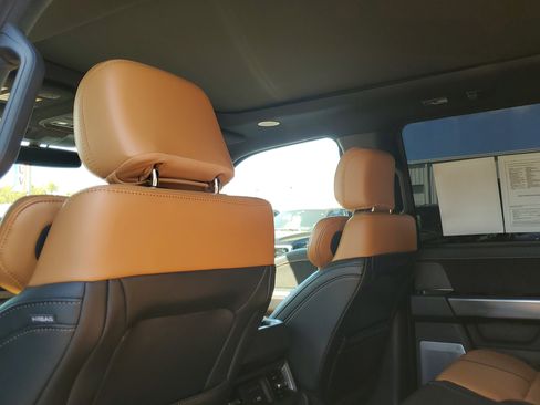 Certified 2023 Ford F250 Platinum image 13