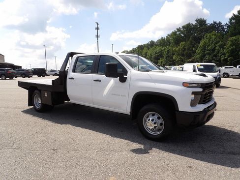 Used 2025 Chevrolet Silverado 3500 W/T AWD/4WD image 10
