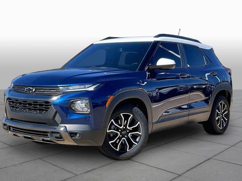 Used 2023 Chevrolet TrailBlazer ACTIV w/ Convenience Package FWD image 2