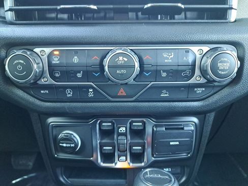 New 2026 Jeep Gladiator Sport image 22